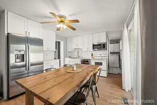 712 Larsen Ave, Streamwood, IL 60107 - Photo 7