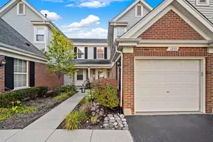 1239 S Wellington Ct, Buffalo Grove, IL 60089 - Photo 1