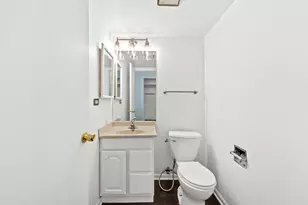 1239 S Wellington Ct, Buffalo Grove, IL 60089 - Photo 7