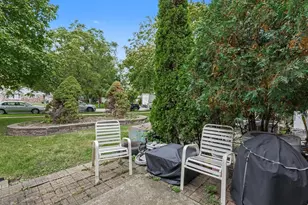1686 Shamrock Ct, Aurora, IL 60505 - Photo 13