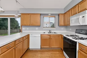 2551 Smithfield Ln, Aurora, IL 60504 - Photo 7