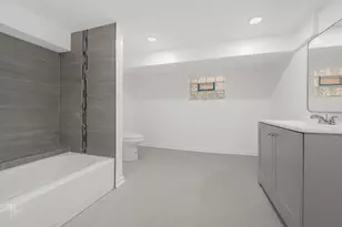 9549 S Calumet Ave, Chicago, IL 60628 - Photo 23