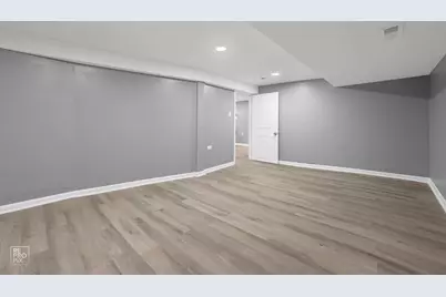 9549 S Calumet Avenue, Chicago, IL 60628 - Photo 21