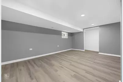 9549 S Calumet Avenue, Chicago, IL 60628 - Photo 19