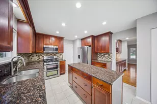 18073 W Stockton Ct, Gurnee, IL 60031 - Photo 9