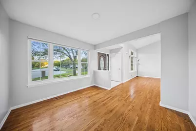 18073 W Stockton Court, Gurnee, IL 60031 - Photo 5