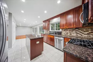 18073 W Stockton Ct, Gurnee, IL 60031 - Photo 7