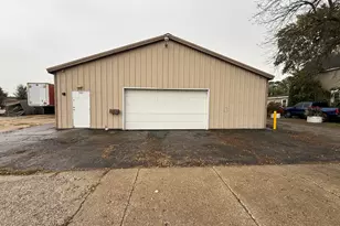 830 S McMullen Dr, Kankakee, IL 60901 - Photo 1
