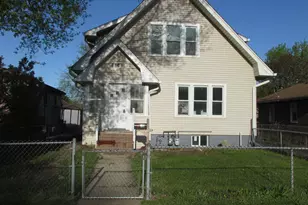 1045 Yeoman St, Waukegan, IL 60085 - Photo 1