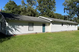 565 N 2nd St, Sheldon, IL 60966 - Photo 3