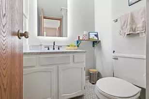 241 E Forest Knoll Dr, Palatine, IL 60074 - Photo 11