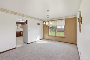 1915 E 1850N Rd, Watseka, IL 60970 - Photo 7
