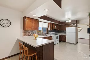 1915 E 1850N Rd, Watseka, IL 60970 - Photo 11