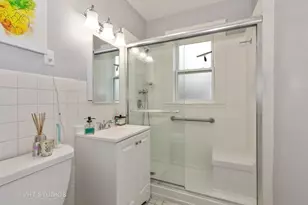 2633 W Carmen Ave, Chicago, IL 60625 - Photo 5