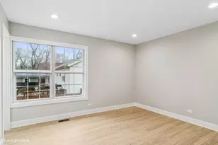 23726 N Overhill Dr, Lake Zurich, IL 60047 - Photo 11