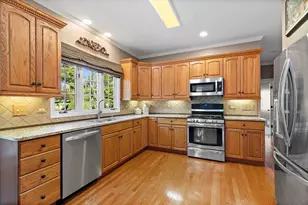 924 Merrill New Rd, Sugar Grove, IL 60554 - Photo 9