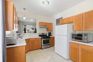 1404 Remington Ct, Grayslake, IL 60030 - Photo 5