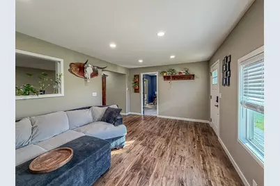 205 S Washington Street, Mansfield, IL 61854 - Photo 9