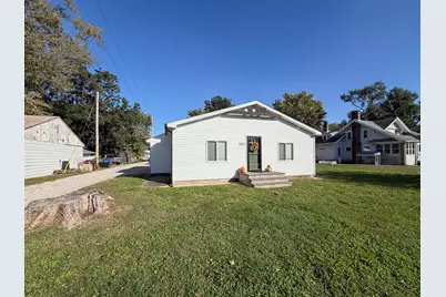 205 S Washington Street, Mansfield, IL 61854 - Photo 1