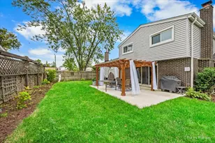 2012 N Kennicott Dr, Arlington Heights, IL 60004 - Photo 31