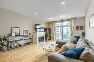 330 N Clinton St, Chicago, IL 60661 - Photo 3