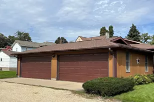 201 S Cherry St, Morrison, IL 61270 - Photo 3