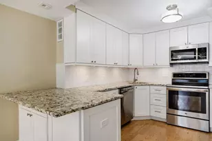 1030 N State St, Chicago, IL 60610 - Photo 11