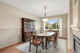 2596 Camberley Cir, Westchester, IL 60154 - Photo 9
