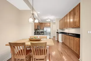 2596 Camberley Cir, Westchester, IL 60154 - Photo 15