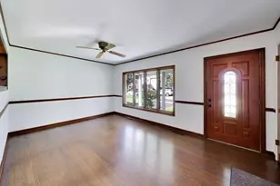 219 N William St, Mount Prospect, IL 60056 - Photo 5