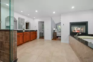 26792 W Lakeview Dr S, Lake Barrington, IL 60084 - Photo 27