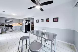 1720 E Shannon Ln, Palatine, IL 60074 - Photo 7