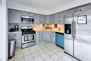 1720 E Shannon Ln, Palatine, IL 60074 - Photo 9