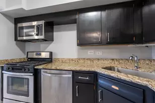 6947 S Jeffery Blvd, Chicago, IL 60649 - Photo 5