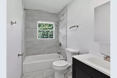 13110 S Saint Lawrence Avenue, Chicago, IL 60827 - Photo 11