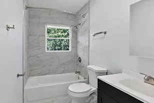 13110 S St Lawrence Ave, Chicago, IL 60827 - Photo 11