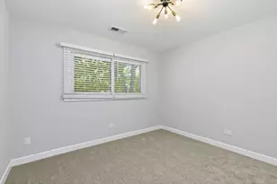 555 Lowden Ave, Glen Ellyn, IL 60137 - Photo 15