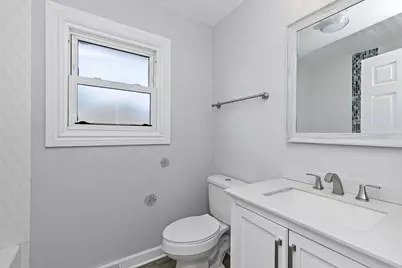 555 Lowden Avenue, Glen Ellyn, IL 60137 - Photo 11