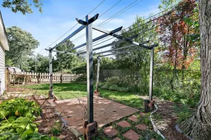 555 Lowden Ave, Glen Ellyn, IL 60137 - Photo 21
