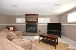 861 S Hawthorne Ave, Elmhurst, IL 60126 - Photo 25