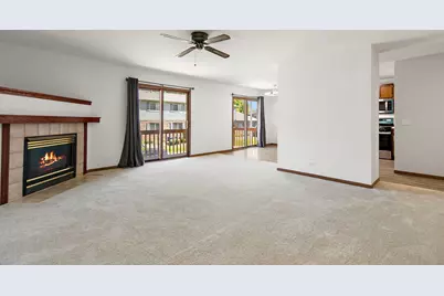320 Woodridge Circle #B, South Elgin, IL 60177 - Photo 3