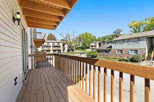320 Woodridge Cir, South Elgin, IL 60177 - Photo 19