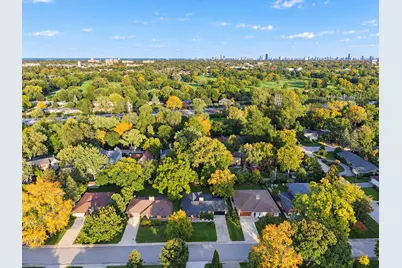 6621 N Kolmar Avenue, Lincolnwood, IL 60712 - Photo 57