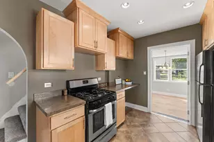 18034 Burnham Ave, Lansing, IL 60438 - Photo 15