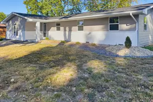 5 Bel-Air Dr, Centralia, IL 62801 - Photo 3