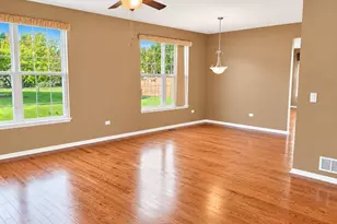 21100 Eugene Siegel Ct, Crest Hill, IL 60403 - Photo 7