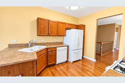 21100 Eugene Siegel Court, Crest Hill, IL 60403 - Photo 9