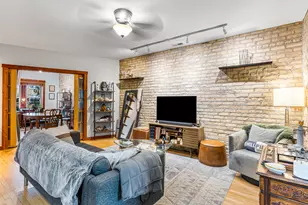 2021 W Arthur Ave, Chicago, IL 60645 - Photo 7