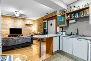2021 W Arthur Ave, Chicago, IL 60645 - Photo 9