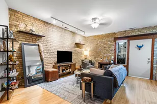 2021 W Arthur Ave, Chicago, IL 60645 - Photo 3